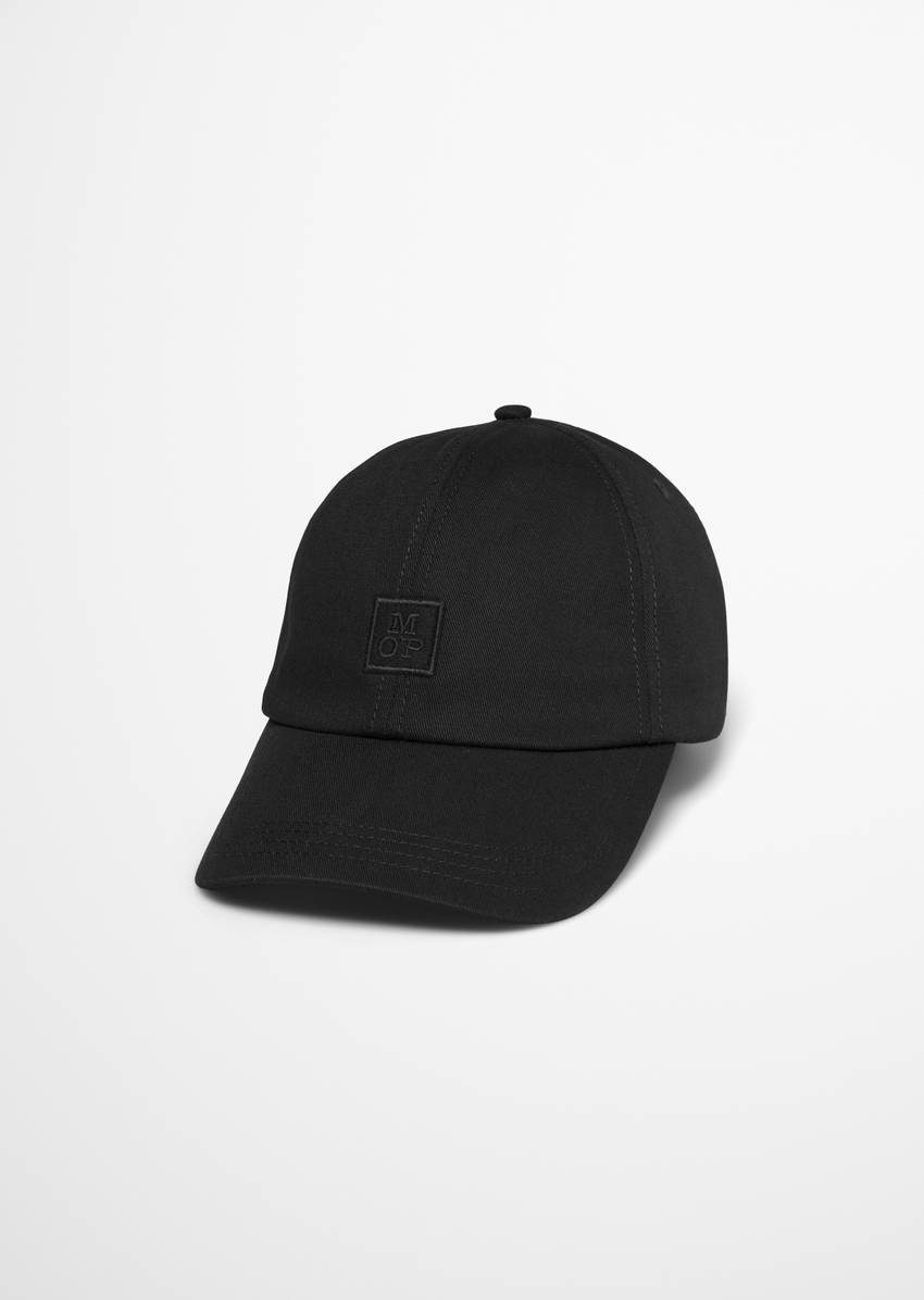 Cap made from high-quality organic twill