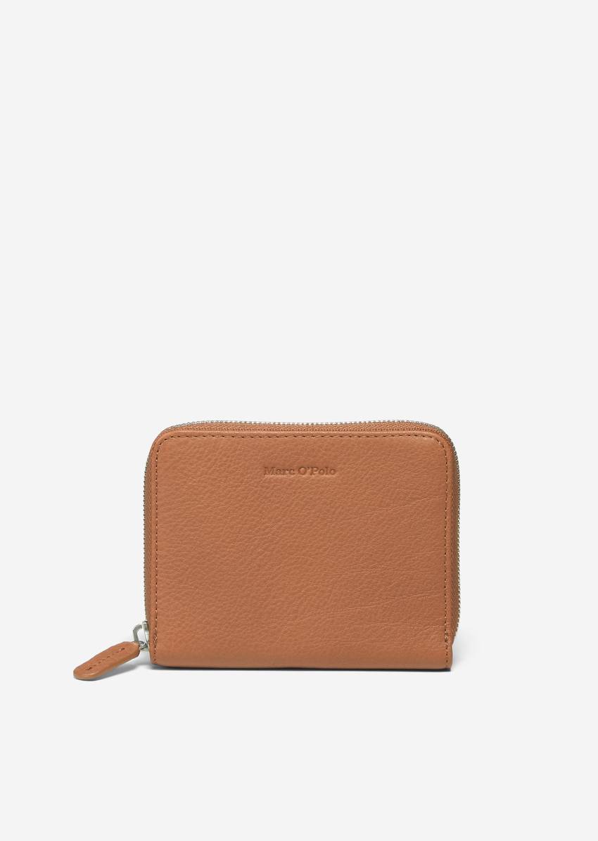 Zip purse made of high-quality leather material