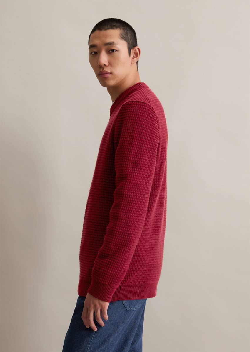 Wool sweater relaxed with a striking structure