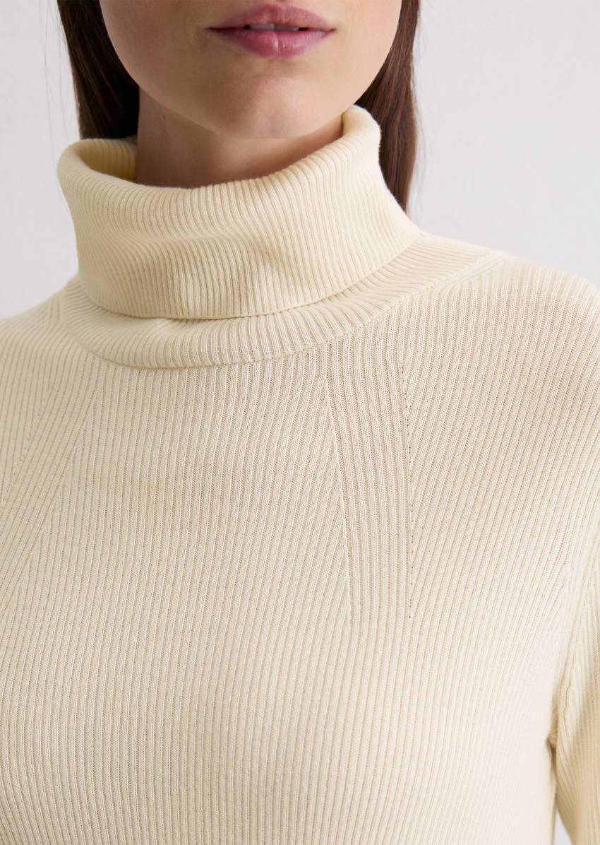 Turtleneck sweater slim made from organic cotton