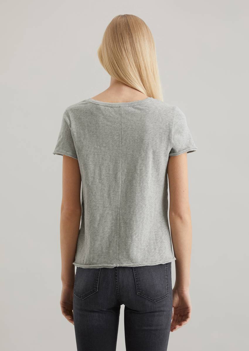 V-neck T-shirt, regular fit made from organic cotton slub jersey