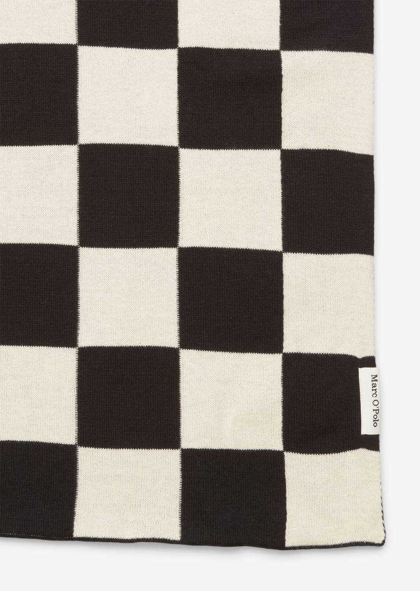 Plaid model Rykki made from organic cotton