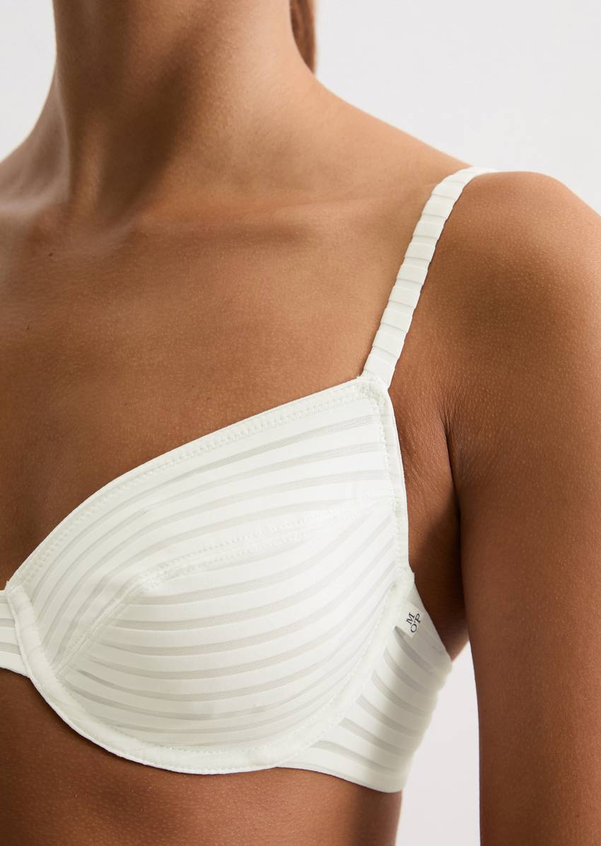 Underwired bra with stripe structure