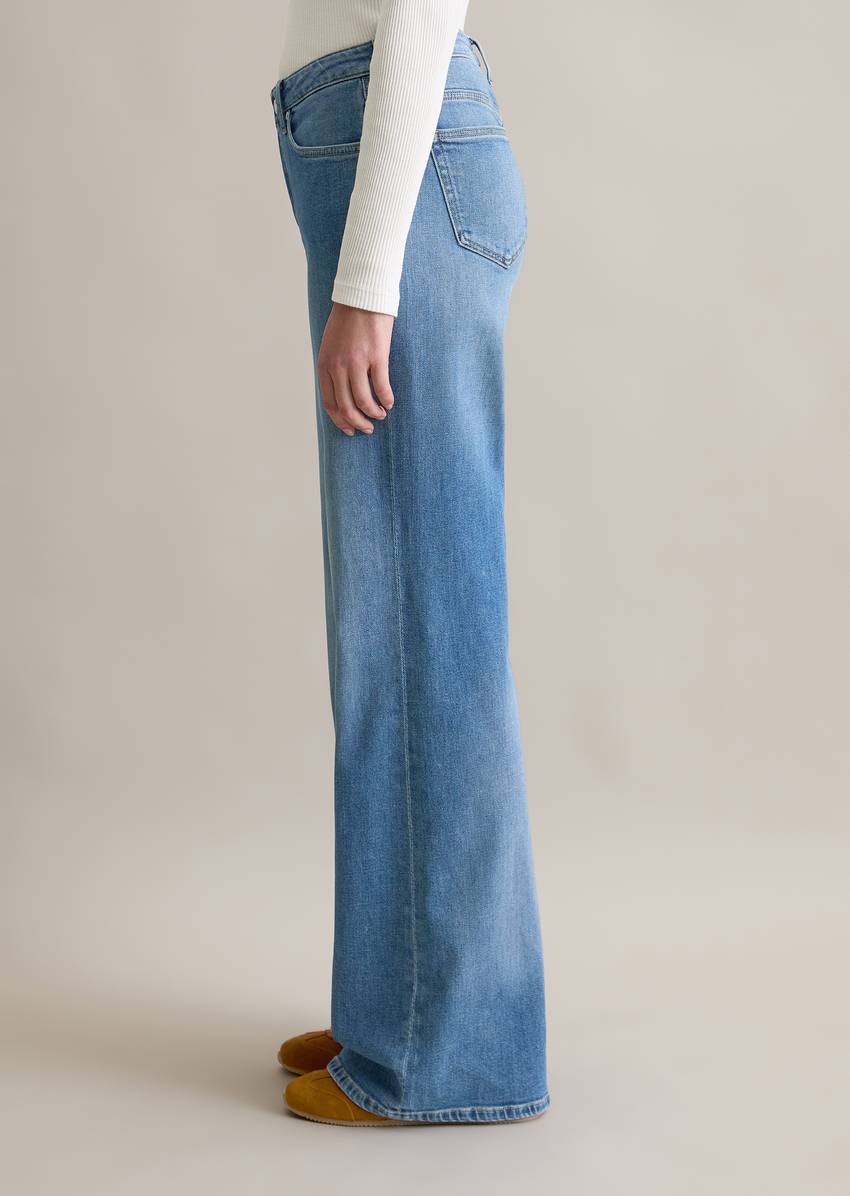 Jeans model Grethe flared made from organic cotton stretch