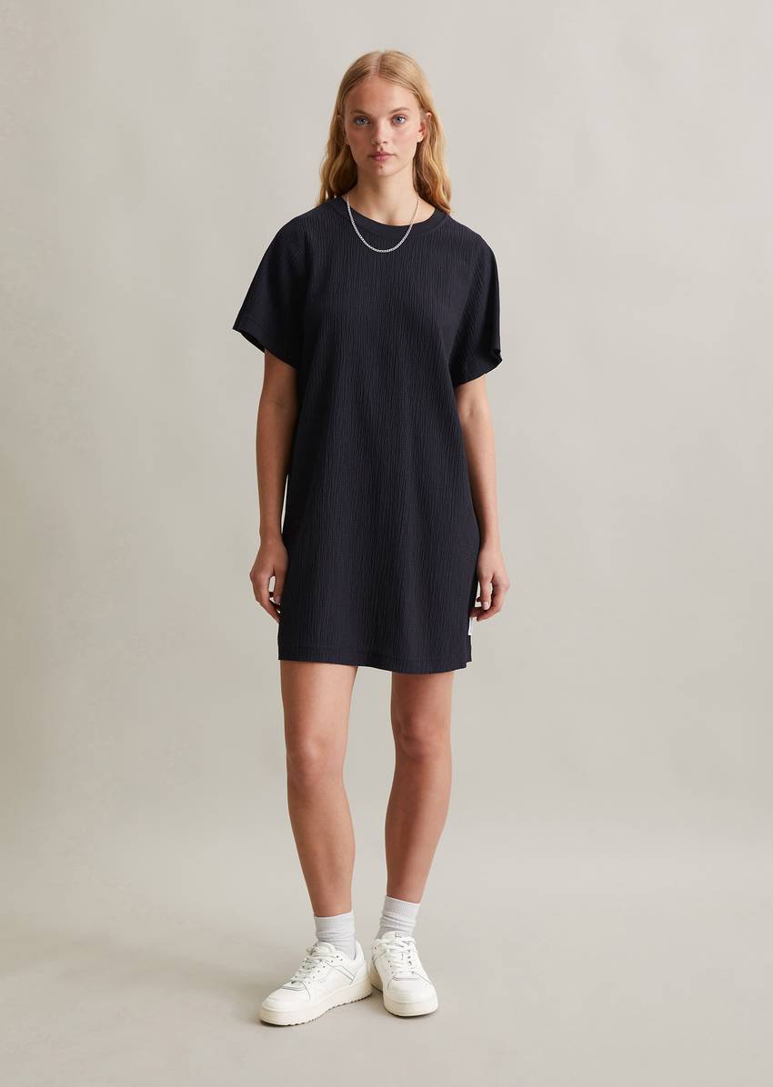 Relaxed crinkle dress in T-shirt style