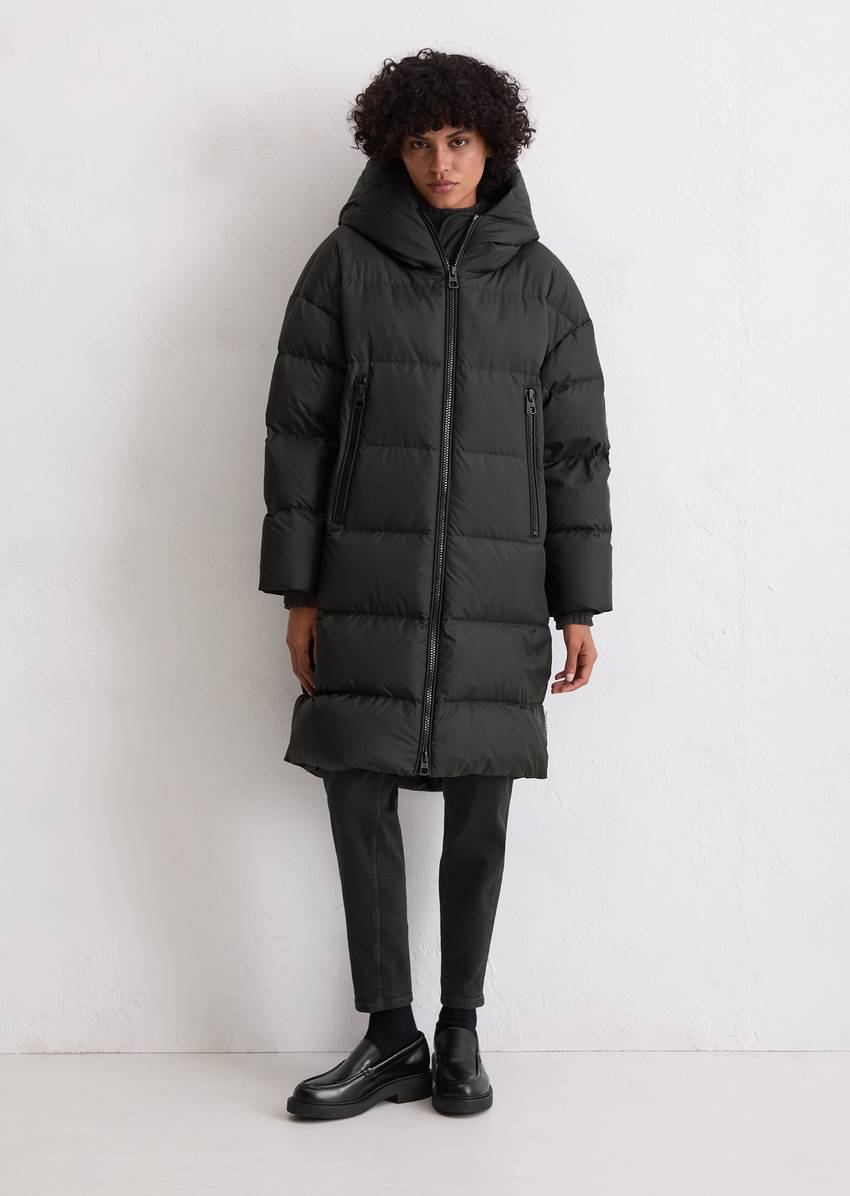 Hooded down coat fitted made from recycled polyester water-repellent