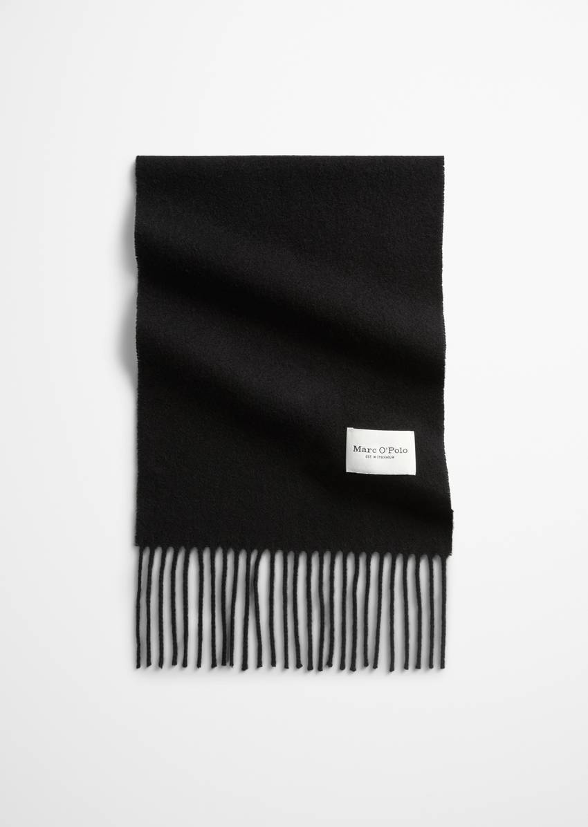 Scarf with fringes made from soft new wool