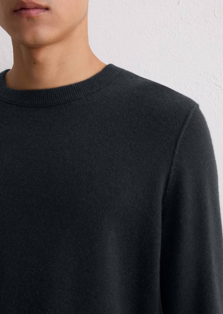 Sweater regular made from the finest cashmere