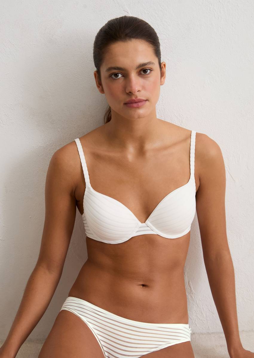 Underwired bra made from recycled material