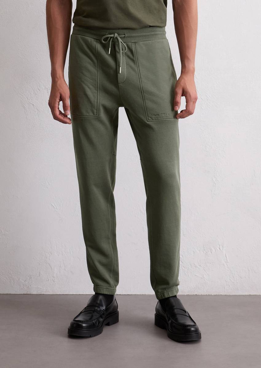Regular sweatpants made from recycled cotton