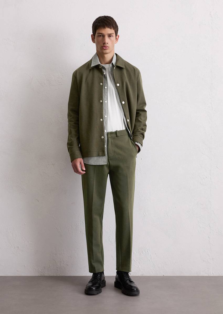 Regular sweatpants made from a stretchy organic cotton blend