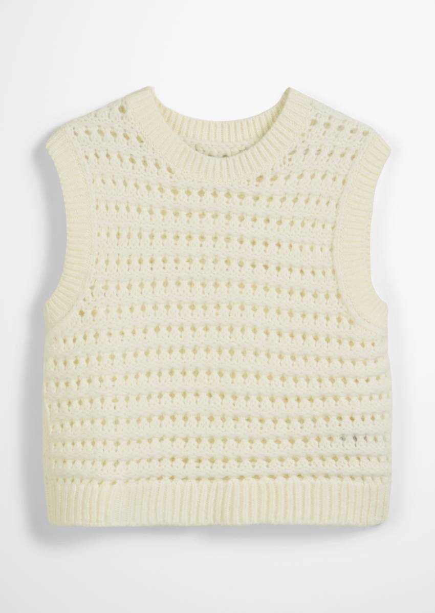 Sweater regular made from a soft virgin wool blend