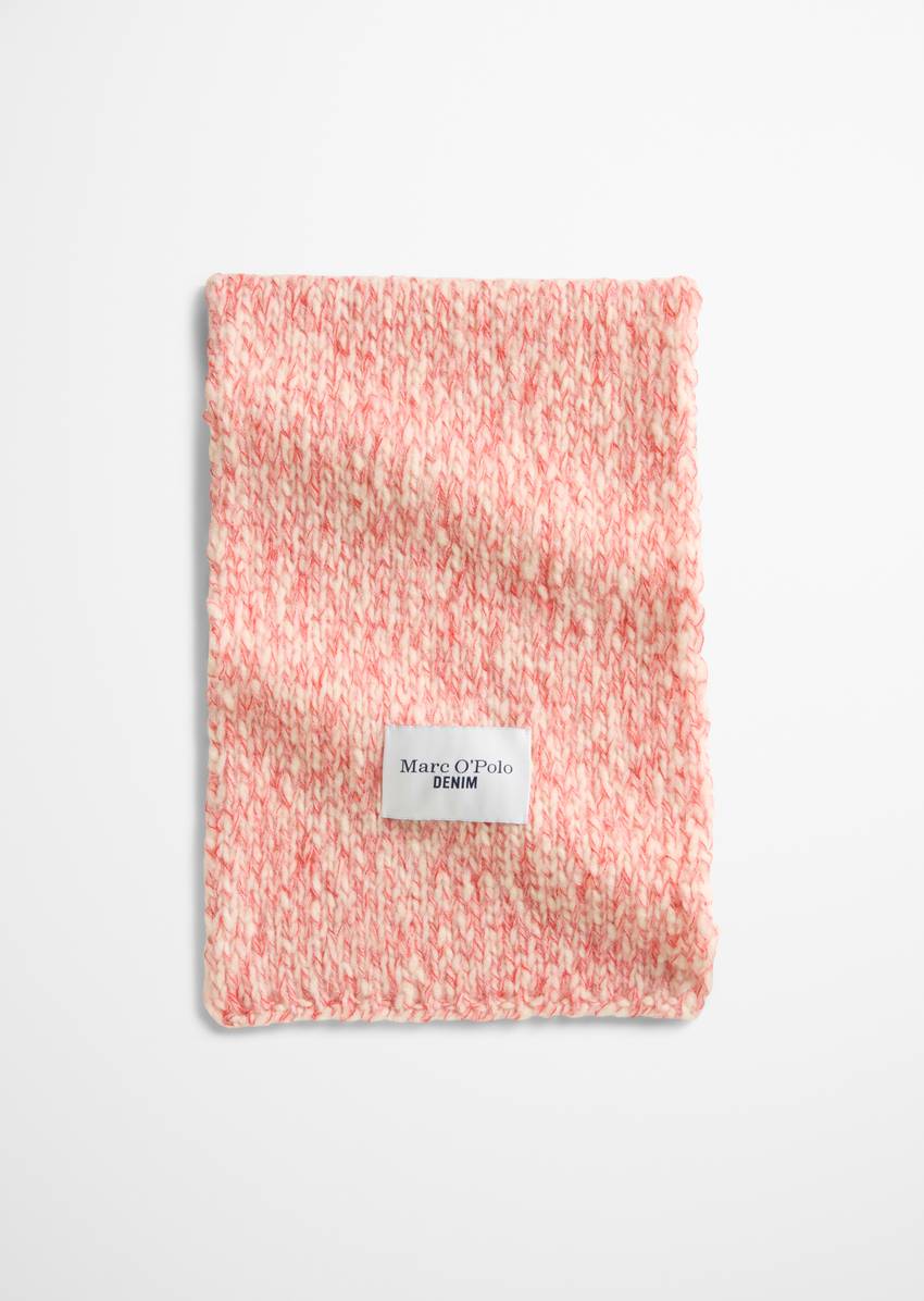 Scarf made from a virgin wool/alpaca wool mix