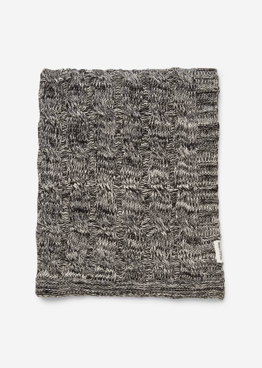 Plaid model Ainaa made from pure organic cotton