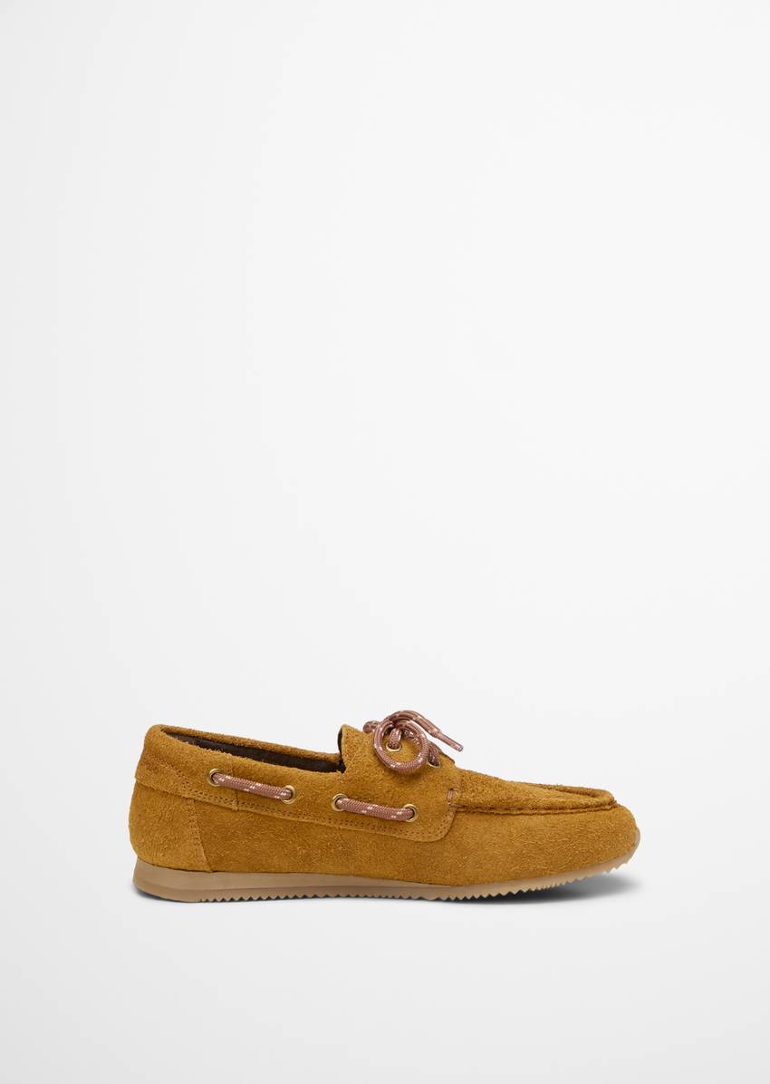 Boat shoe made from long-haired suede