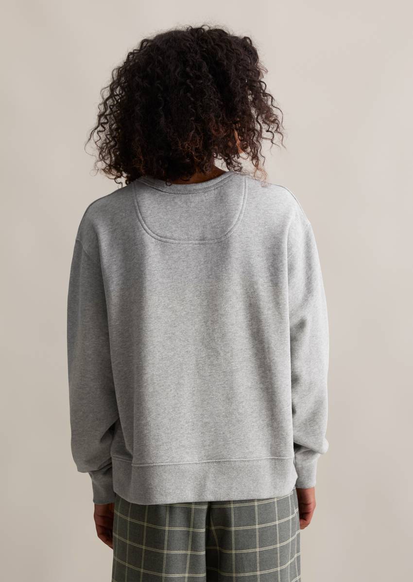 Relaxed sweatshirt made from washed organic cotton