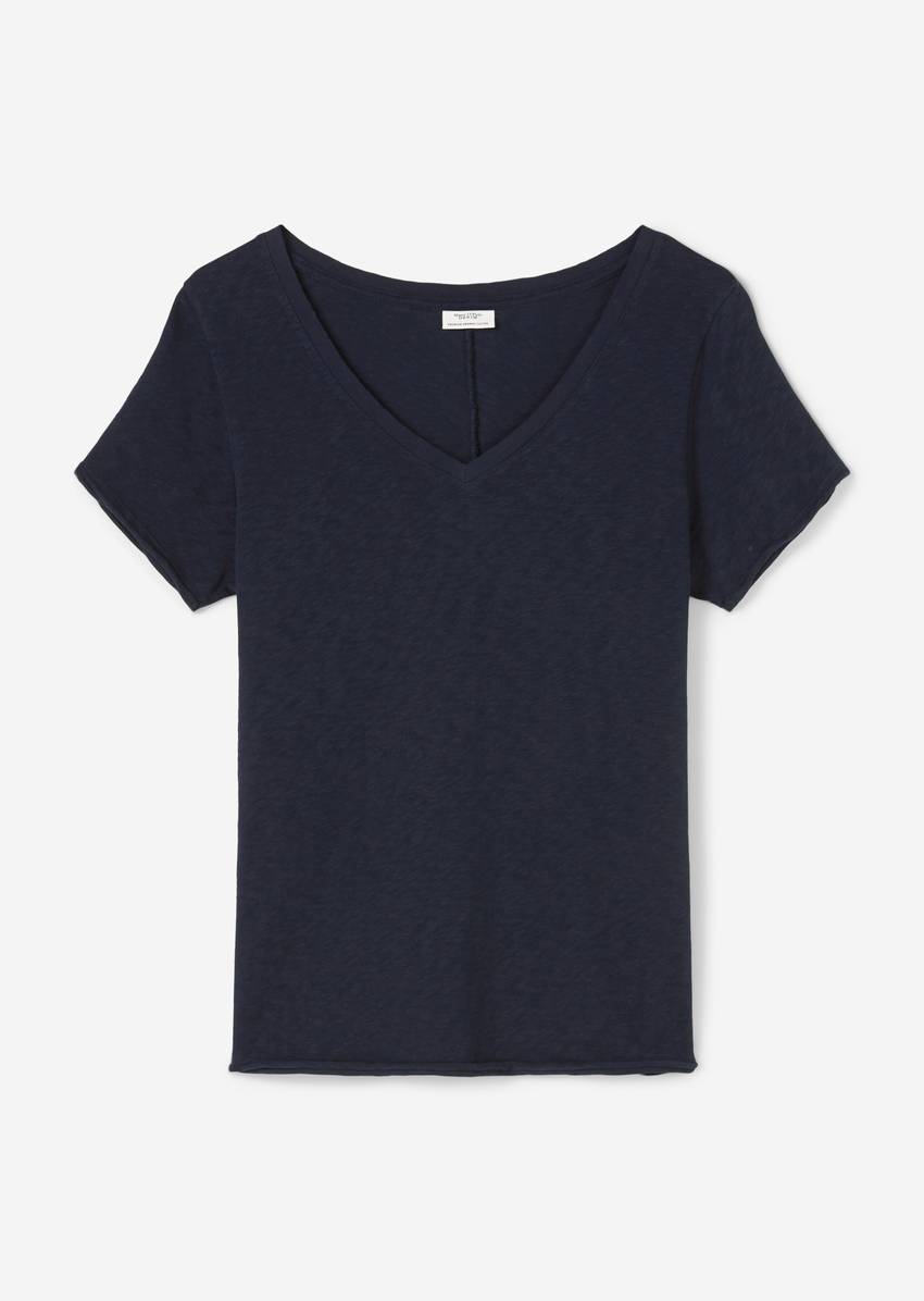 V-neck T-shirt, regular fit made from organic cotton slub jersey