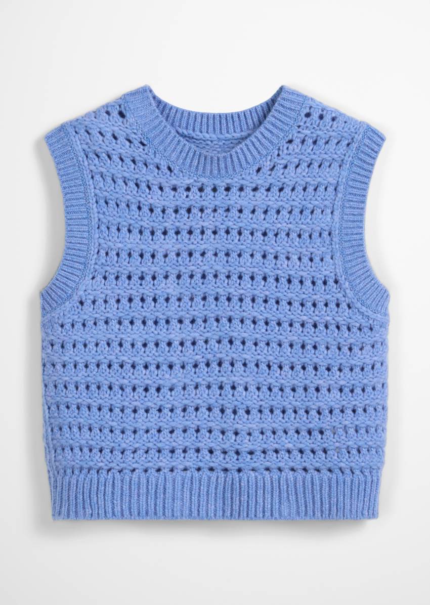 Sweater regular made from a soft virgin wool blend