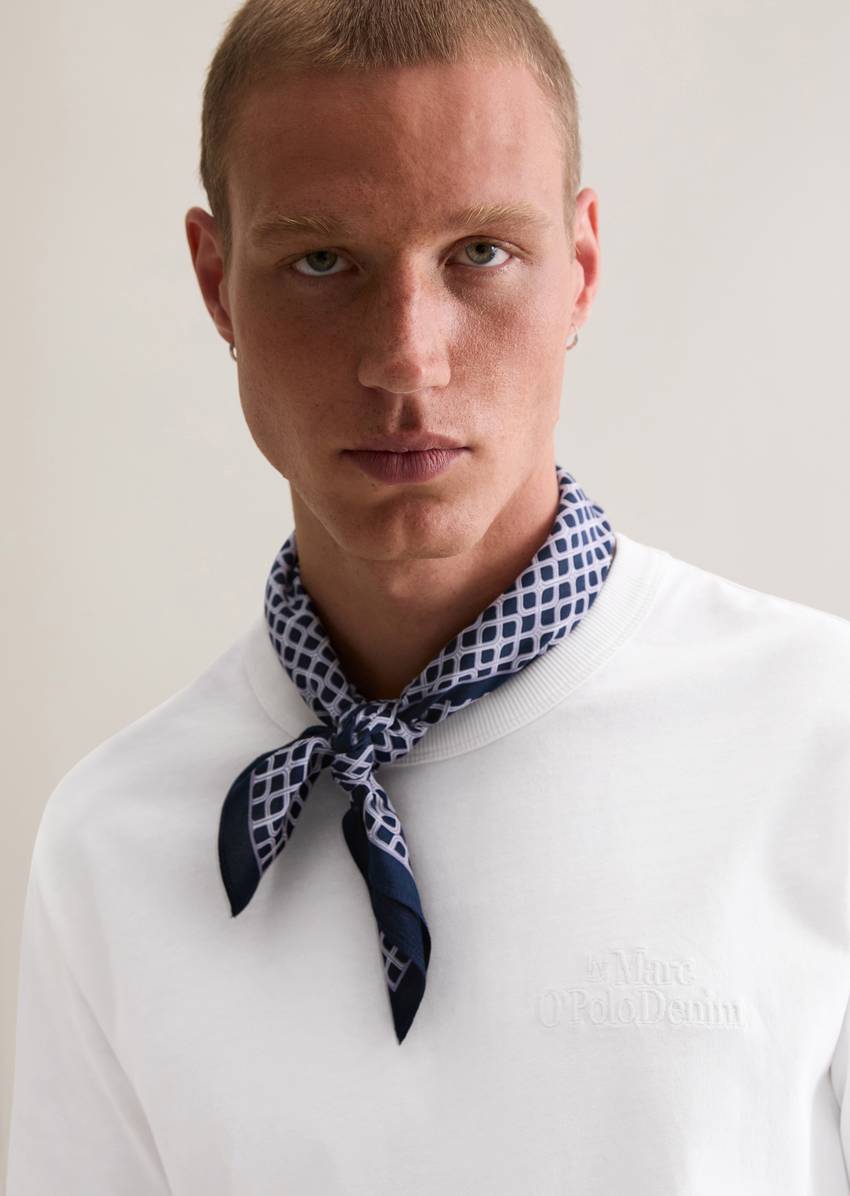 Shawl made from soft viscose