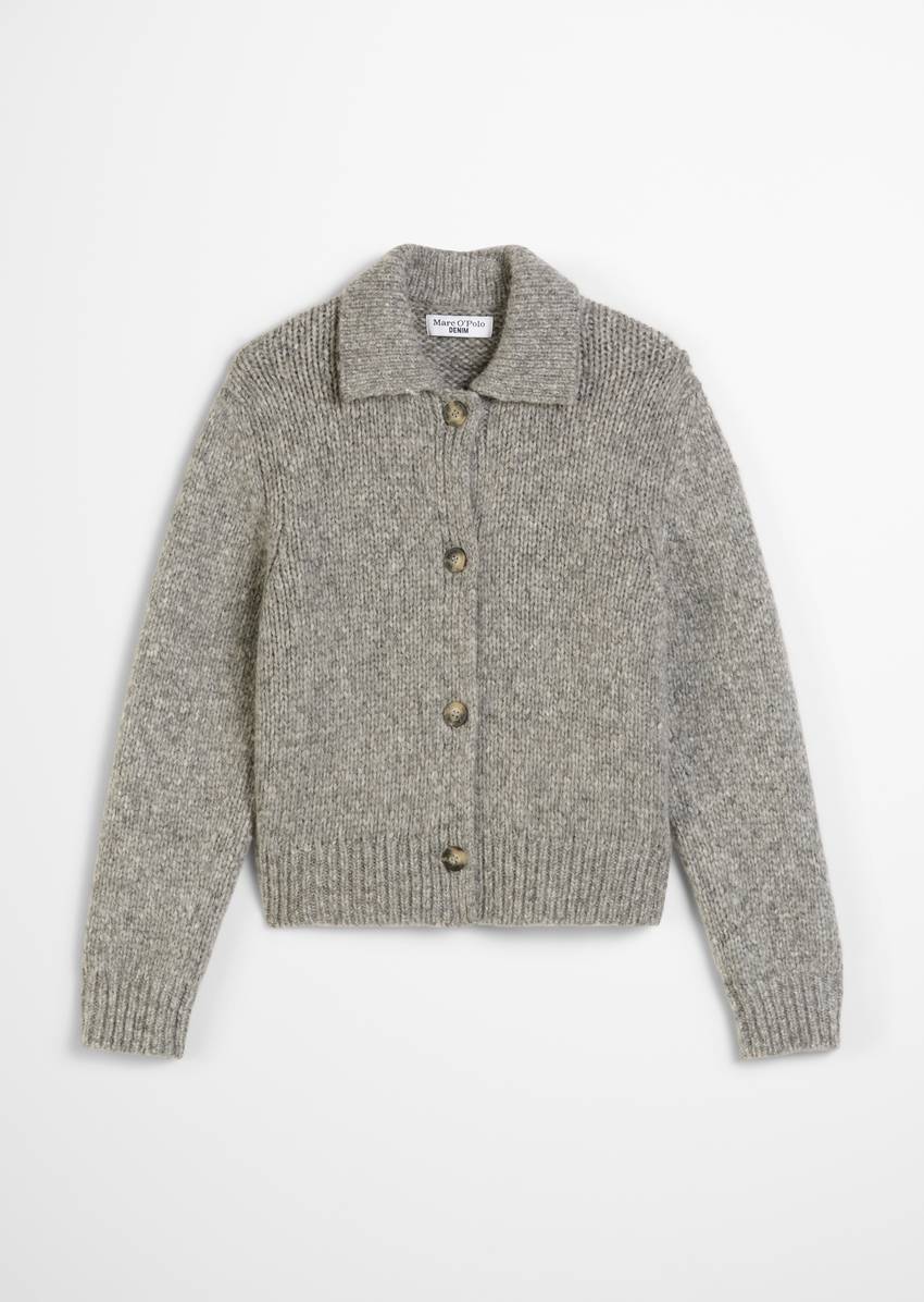 Chunky regular cardigan made from a soft virgin wool blend