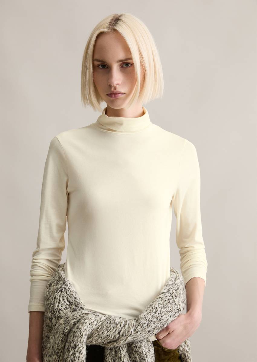 Turtleneck longsleeve slim made from stretchy single jersey