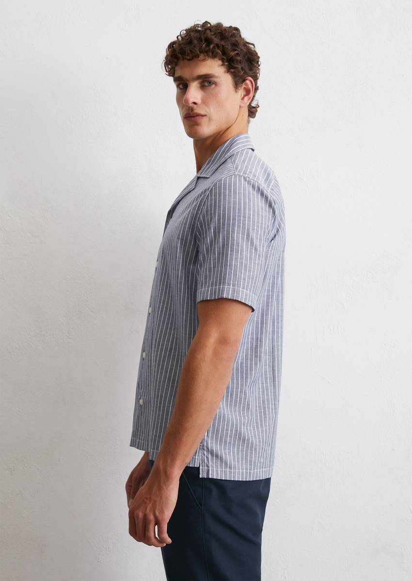 Regular short-sleeved shirt made from pure organic cotton