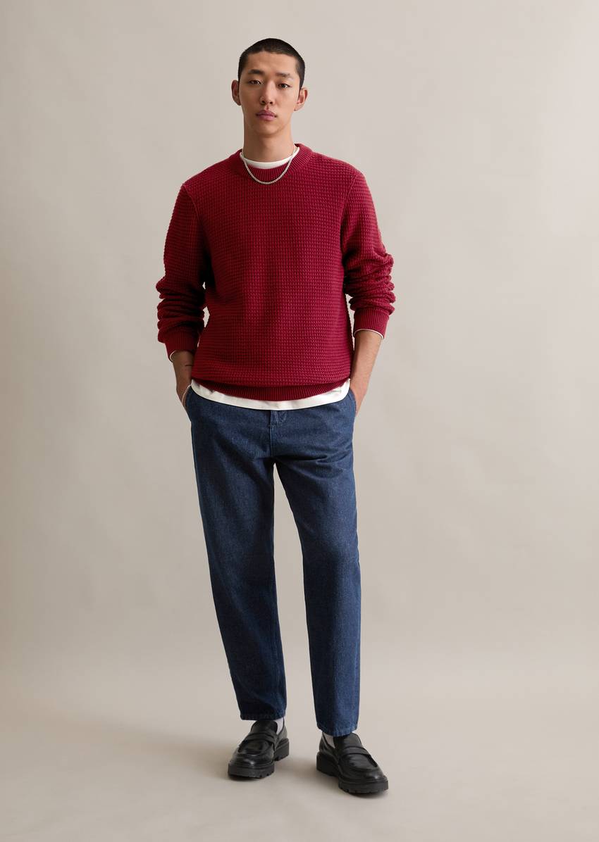 Wool sweater relaxed with a striking structure