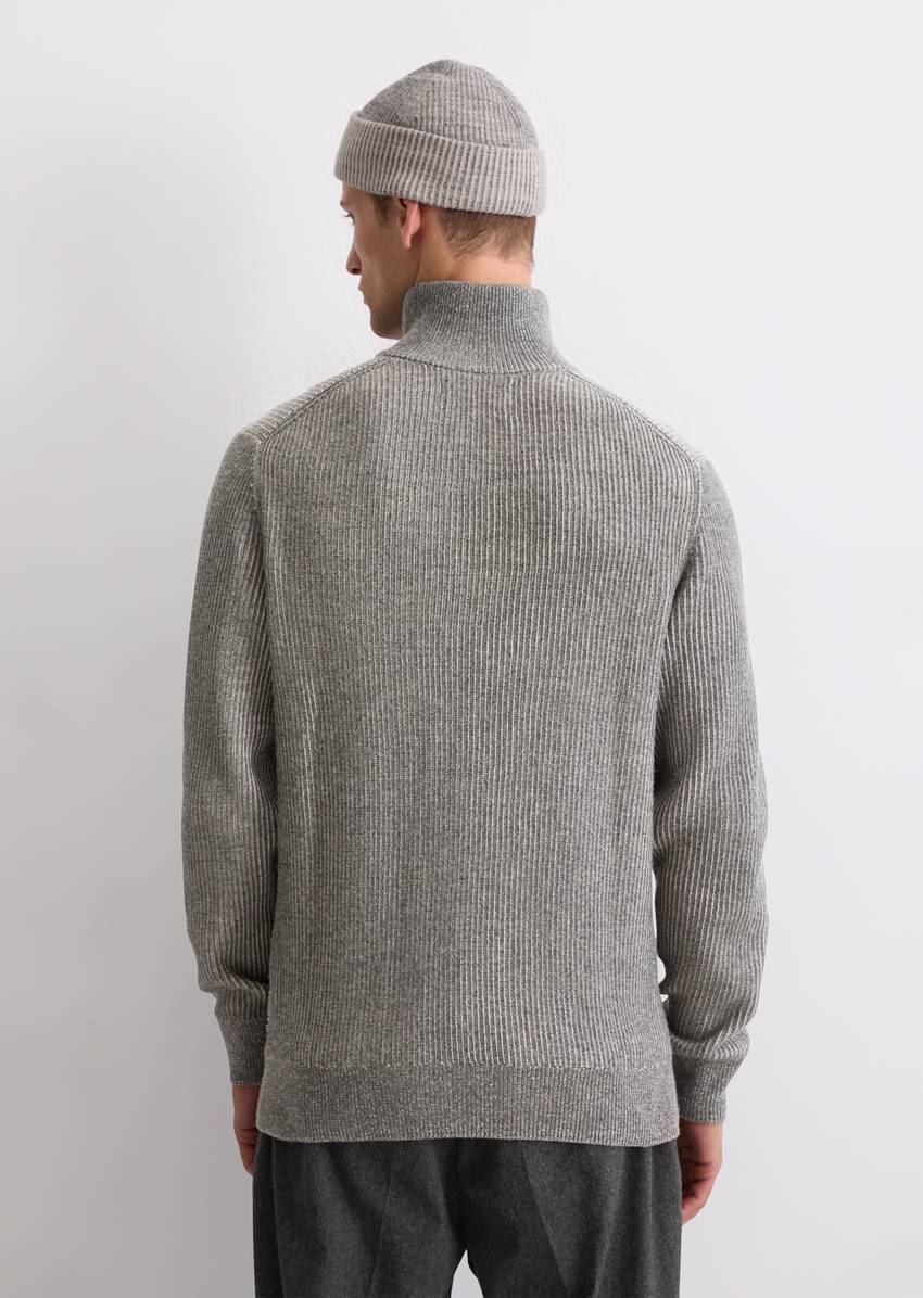 Troyer regular made from a cotton/virgin wool blend