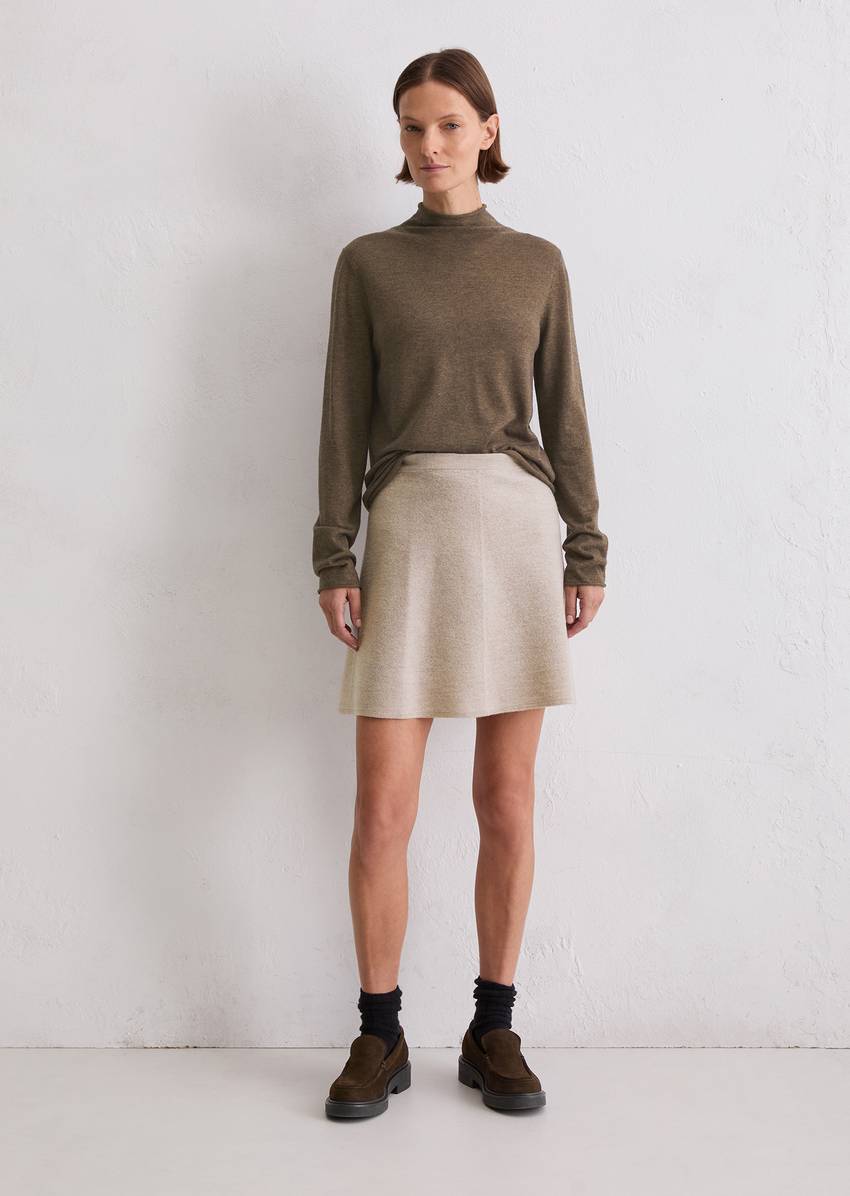 Turtleneck sweater slim made from a fine virgin wool/viscose blend