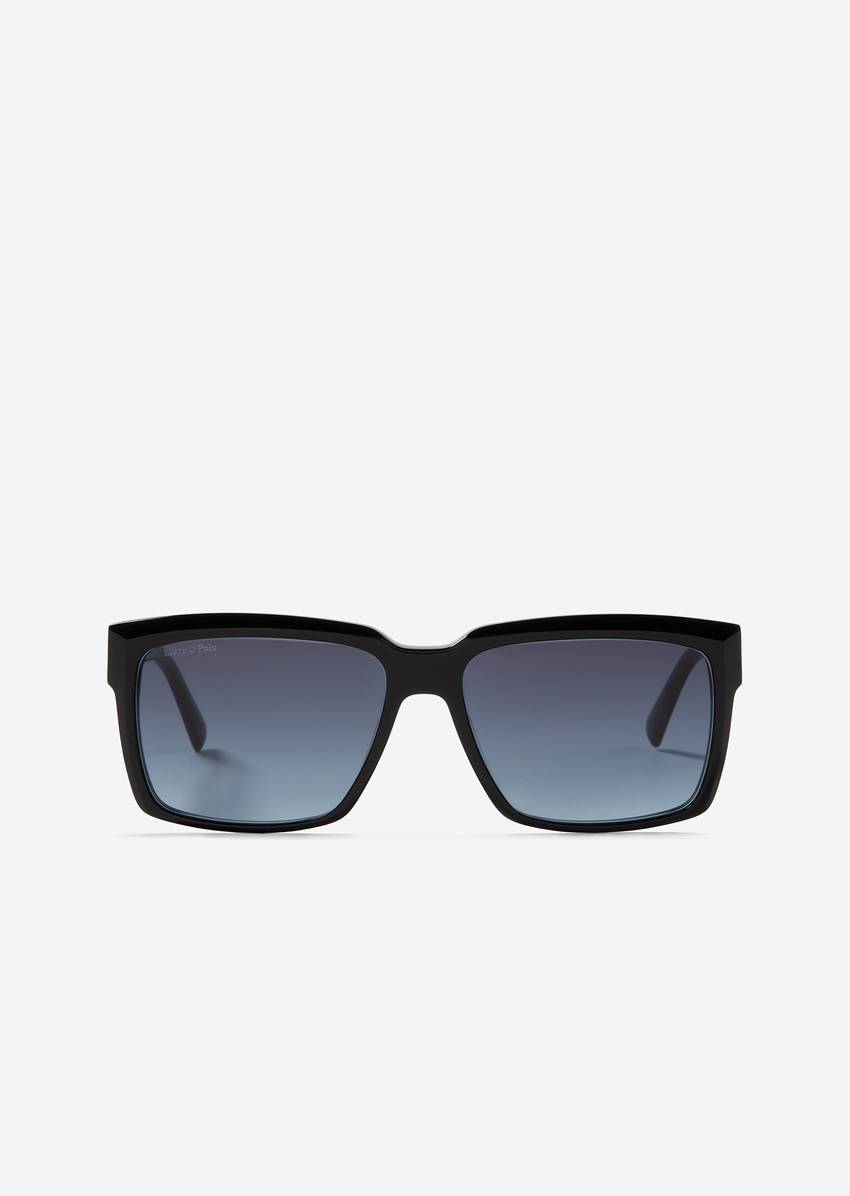 Men's sunglasses in a modern rectangular shape