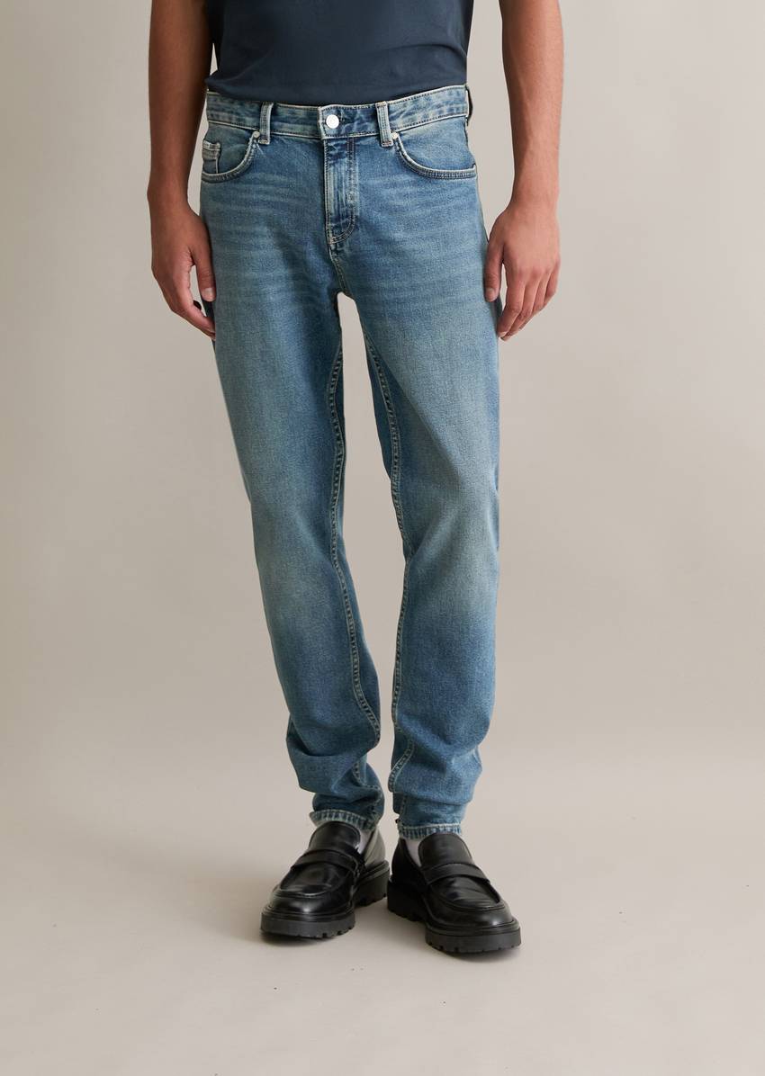 Jeans model Aric shaped made from an organic cotton blend