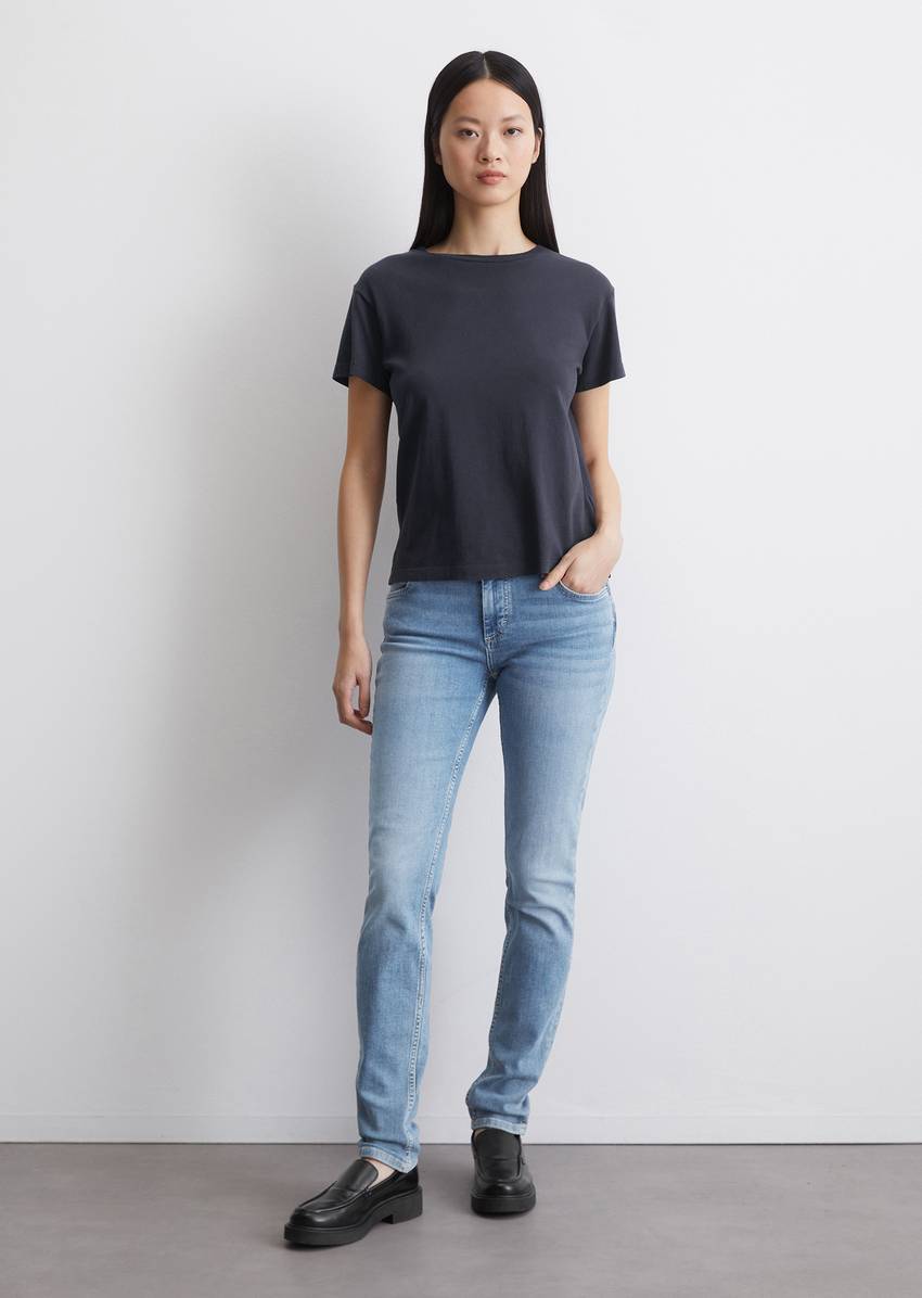 Loose basic T-shirt made of organic cotton