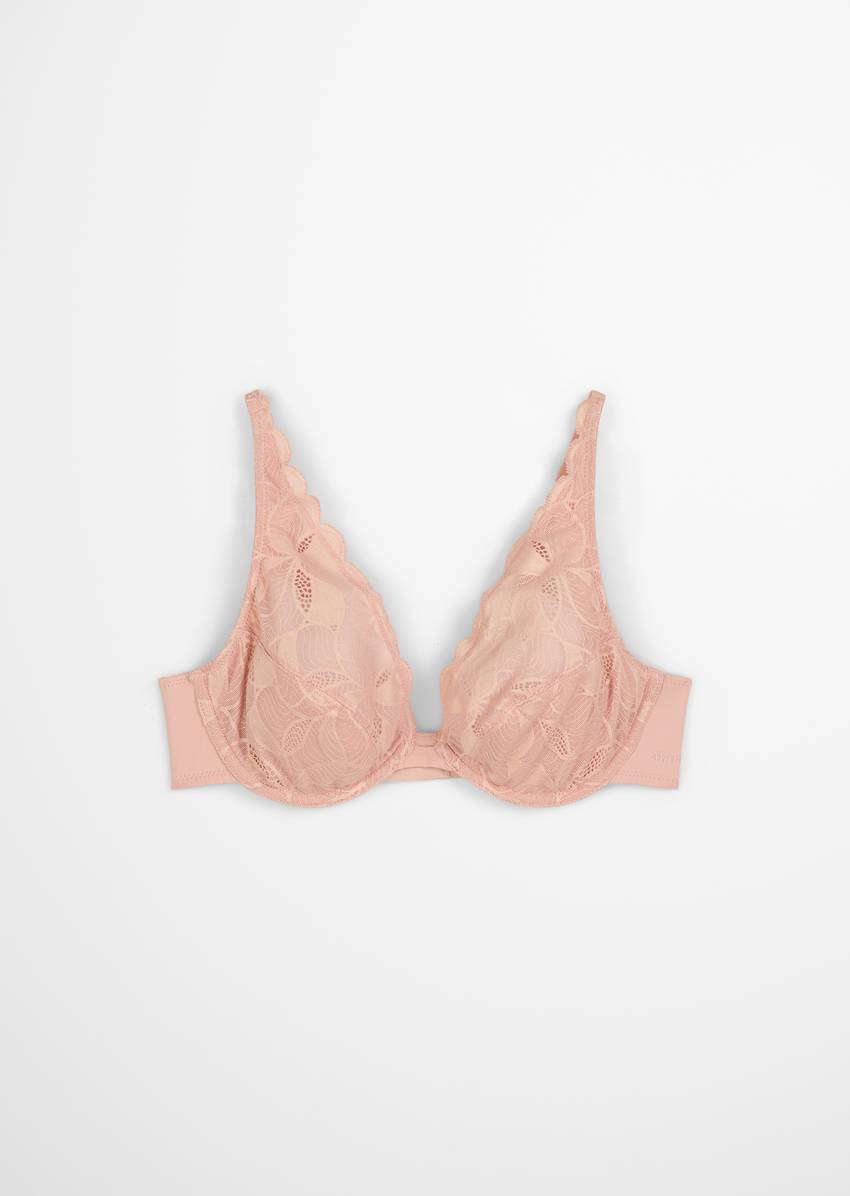 Underwired bra with underwire and lace