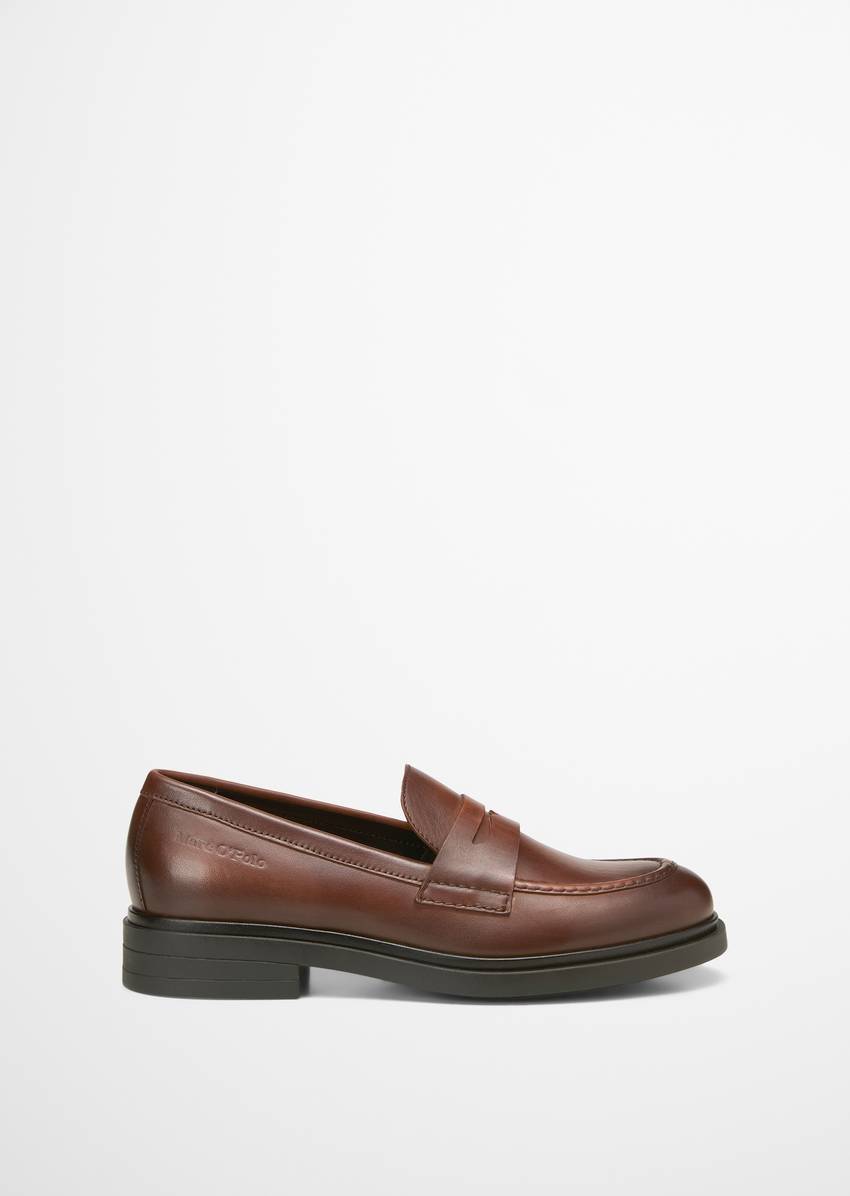 Penny loafer made from fine sheepskin
