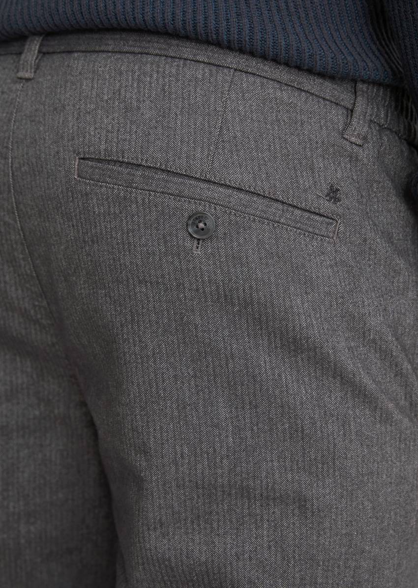 Chino model Stig shaped made from an organic cotton-lyocell mix