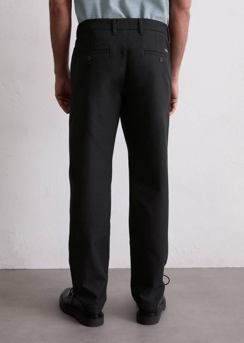 Chino Model Osby Jogger made from a cotton-linen blend