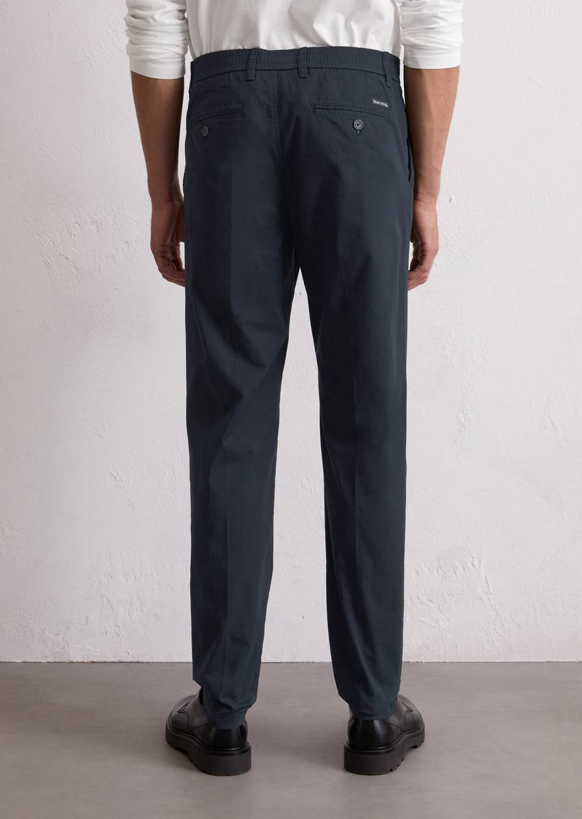 Pants model Morot jogger pleats made from organic cotton twill stretch