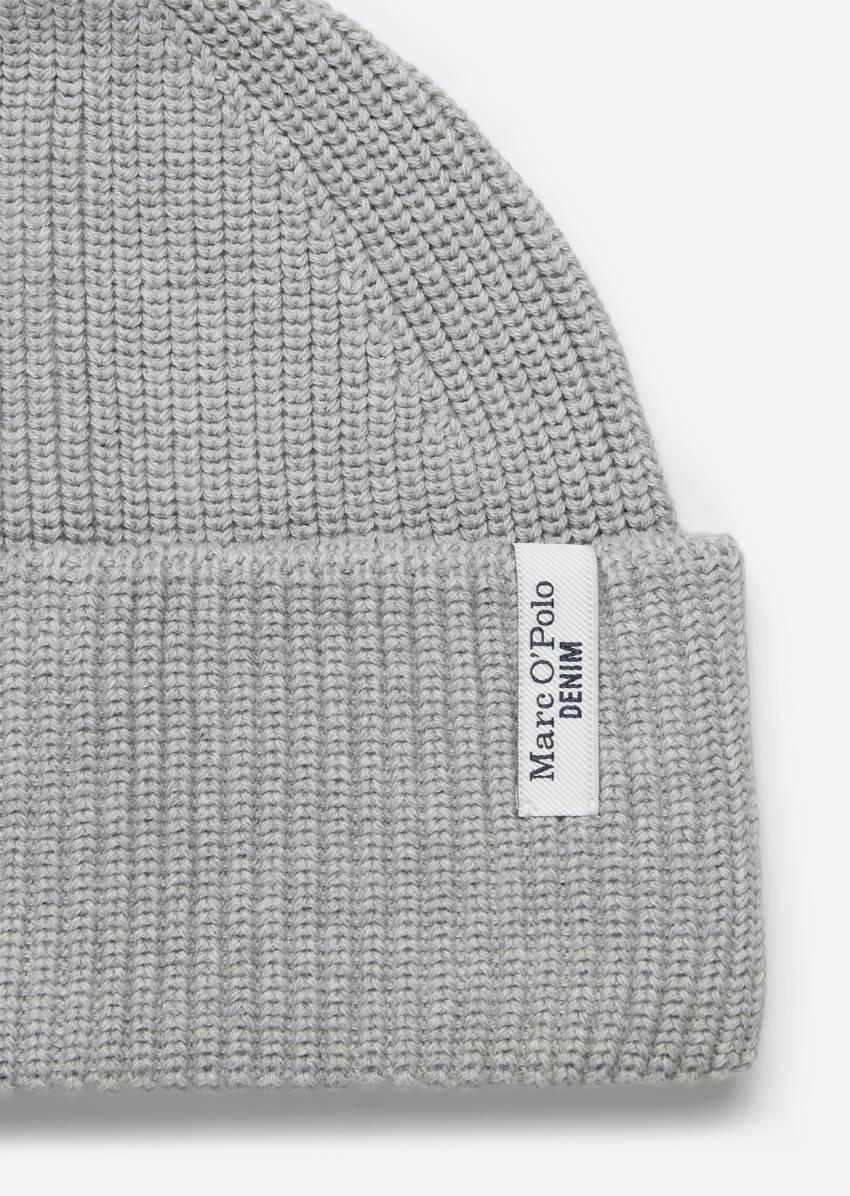 DfC knitted hat made from compact cotton yarn