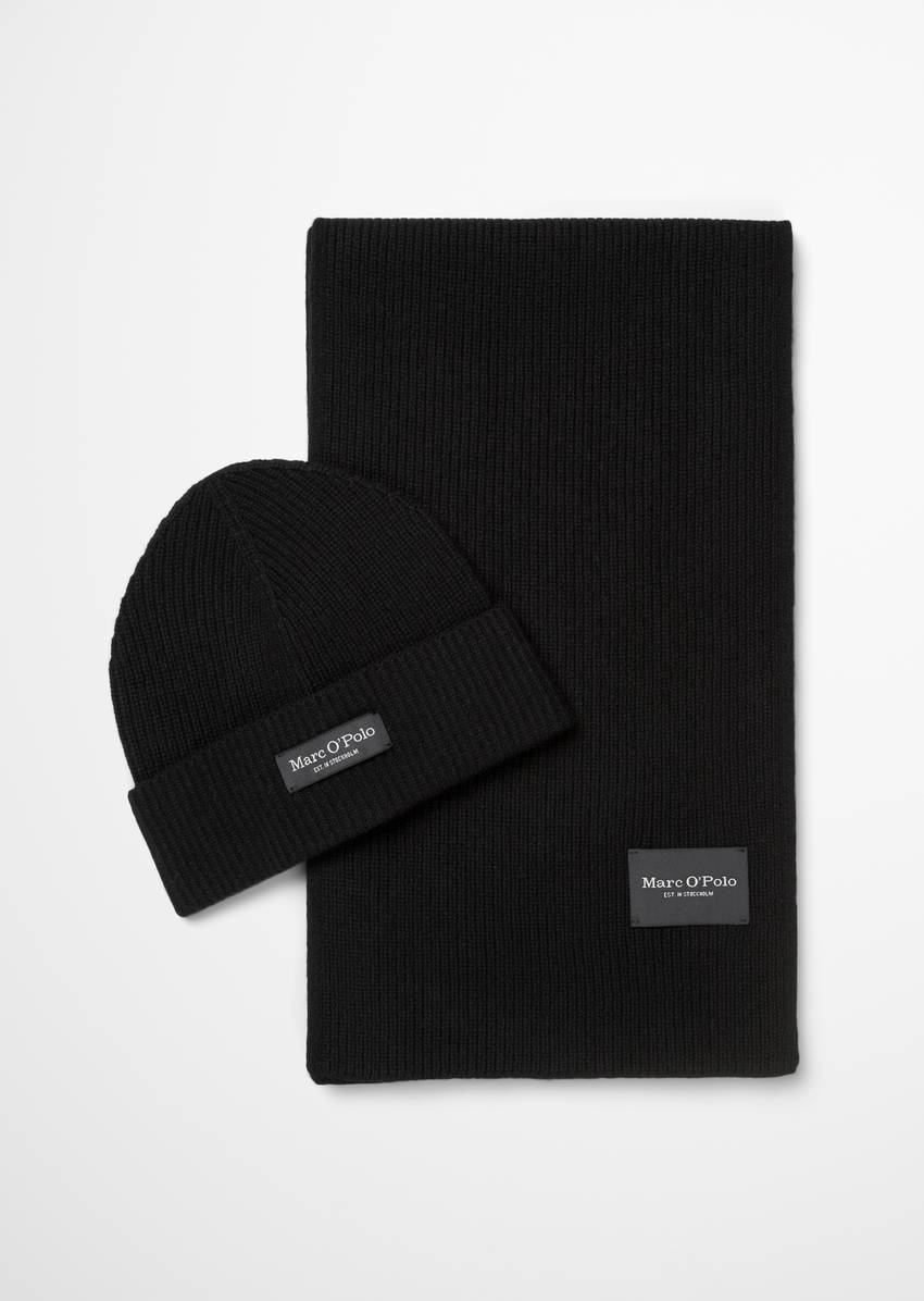 Hat & scarf set made from a soft virgin wool blend