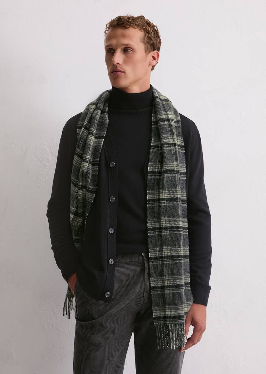 Scarf made from soft new wool