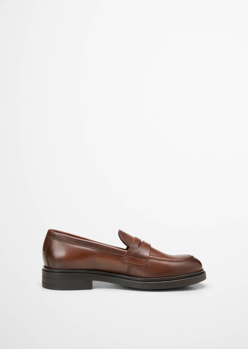 Penny loafer made from fine sheepskin