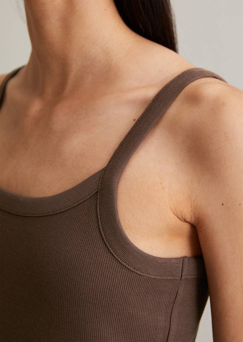 Cropped strap top made from ribbed organic cotton