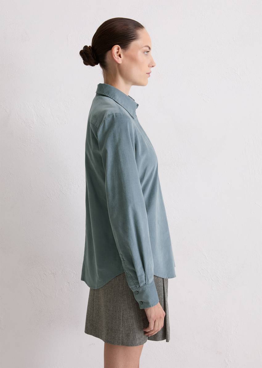 Fitted velvet blouse made from an organic cotton-viscose blend