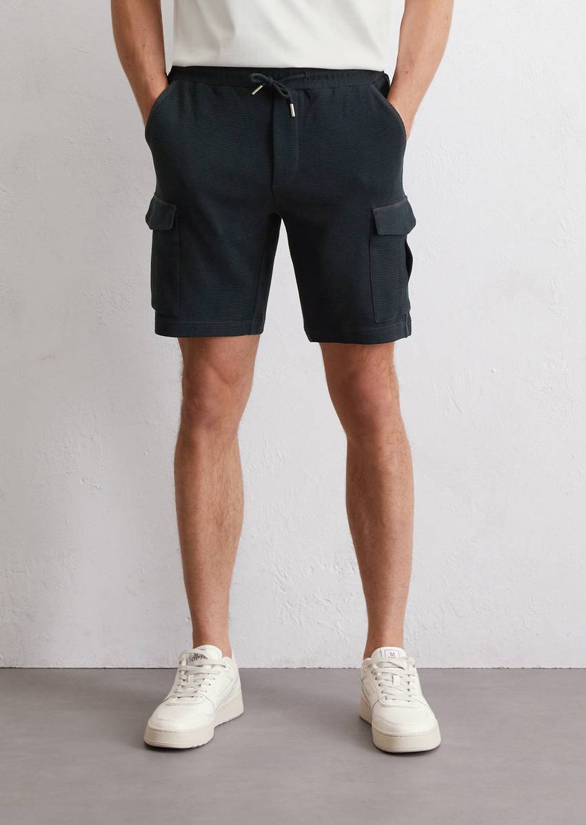 Cargo jersey shorts made from organic cotton with structure