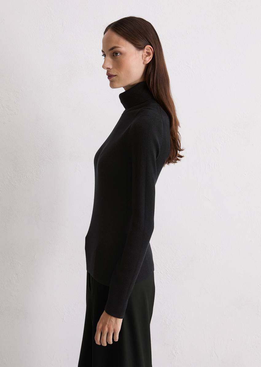 Turtleneck sweater slim made from organic cotton
