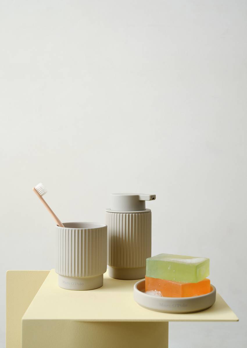 Toothbrush holder model The Wave from durable stoneware