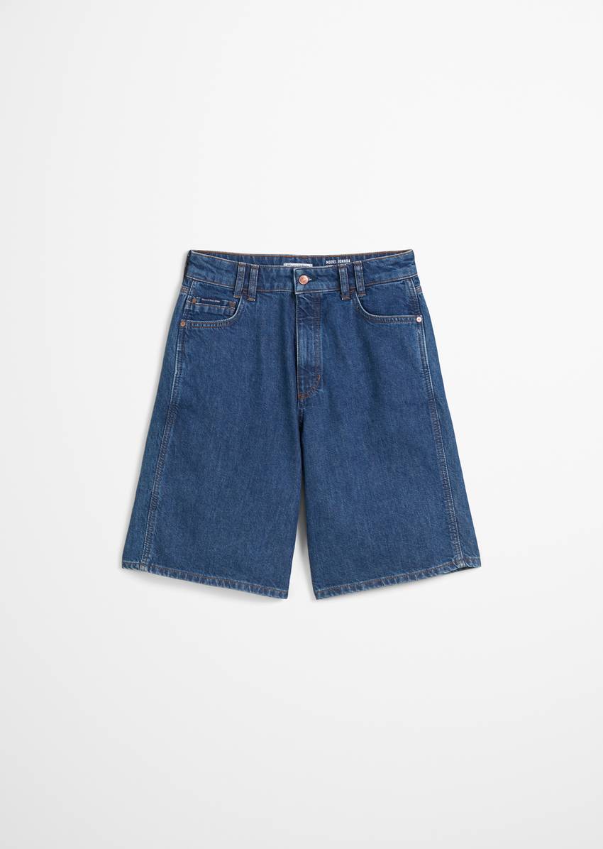 Bermuda model Jonnda relaxed made from rigid denim without elastane