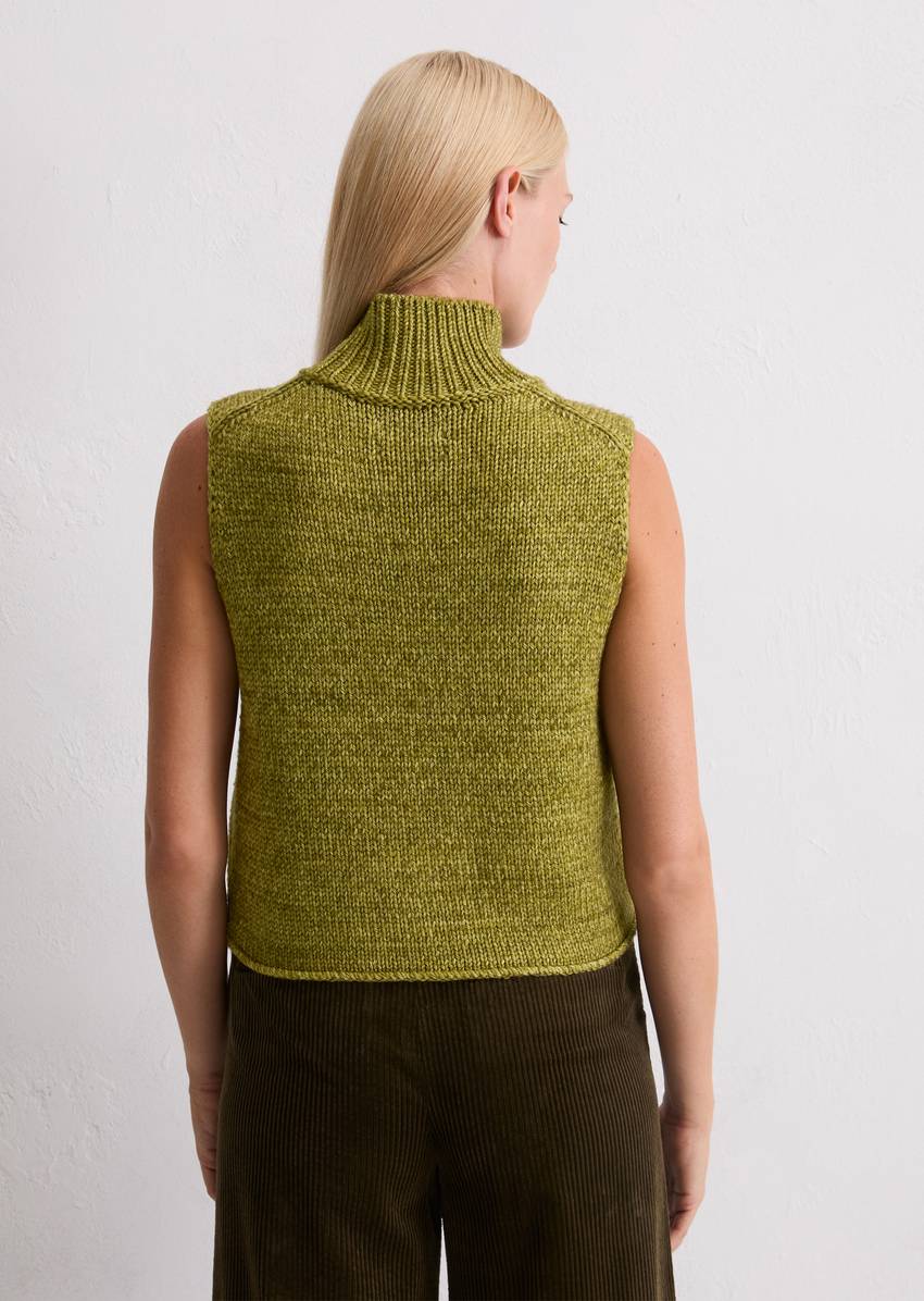 Sleeveless sweater loose made from pure merino wool