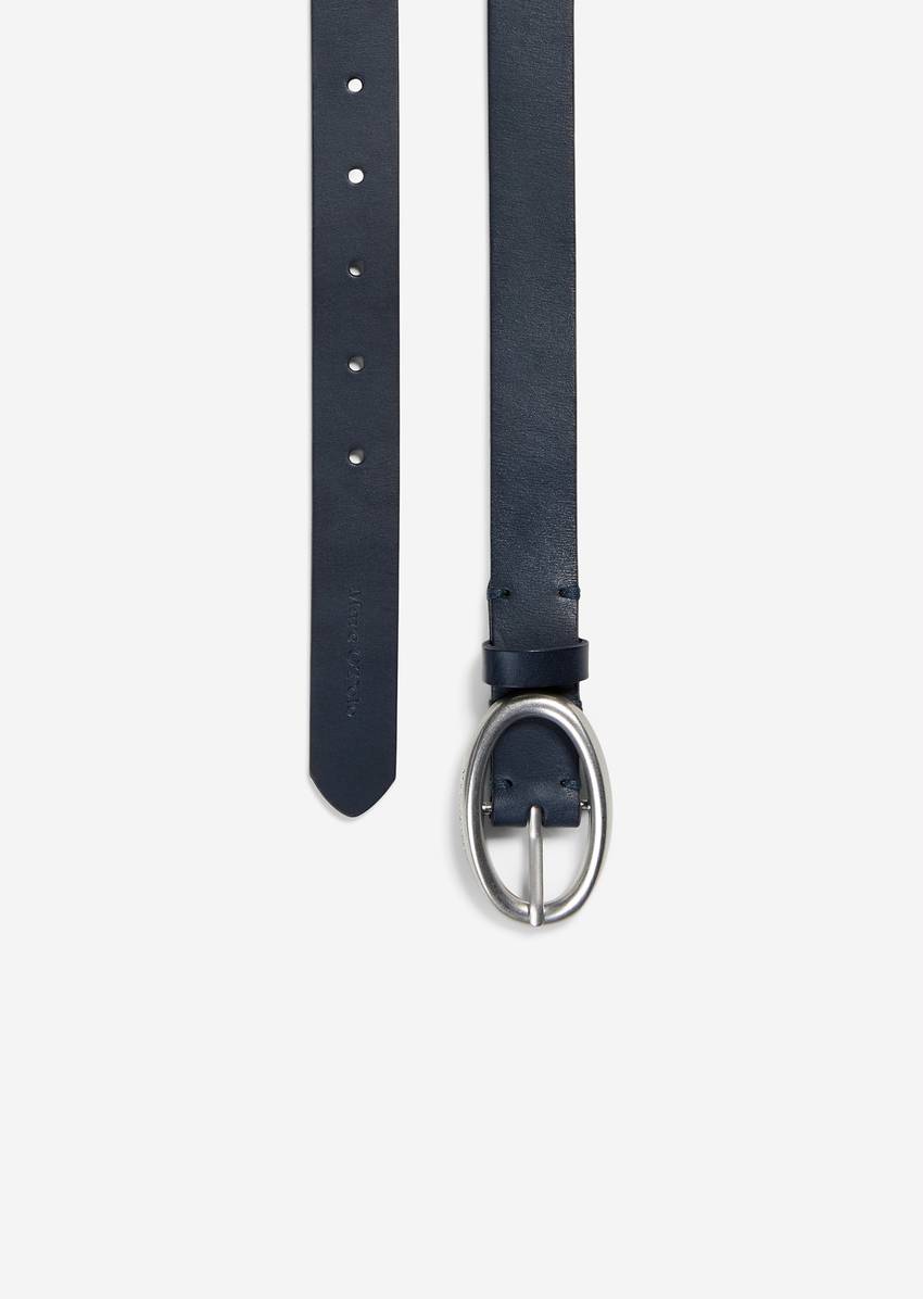 Belt with oval clasp