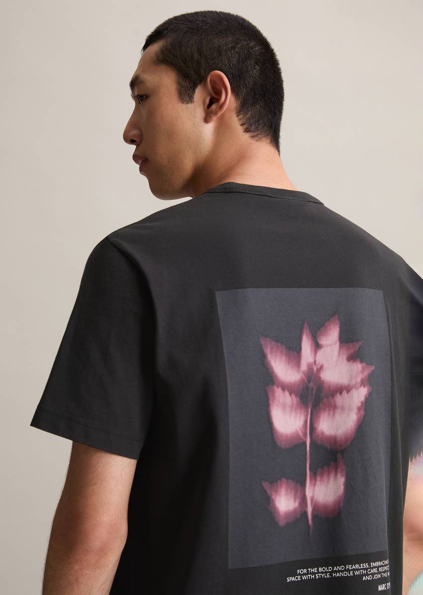 Relaxed T-shirt with large photo print on the back